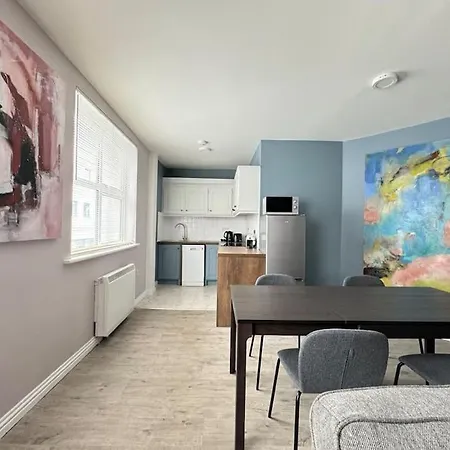 The Art House 8 Apartment