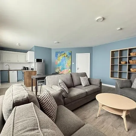 The Art House 8 Apartment